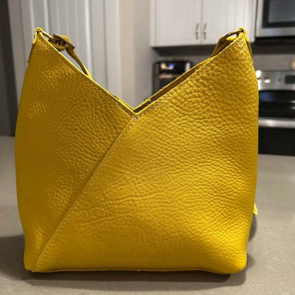Portland Leather - Picture 1 of 4